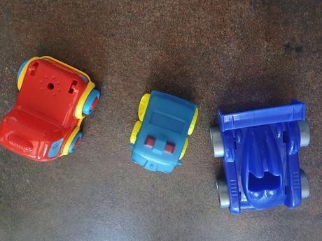 3 autíčka  pre najmenších, 