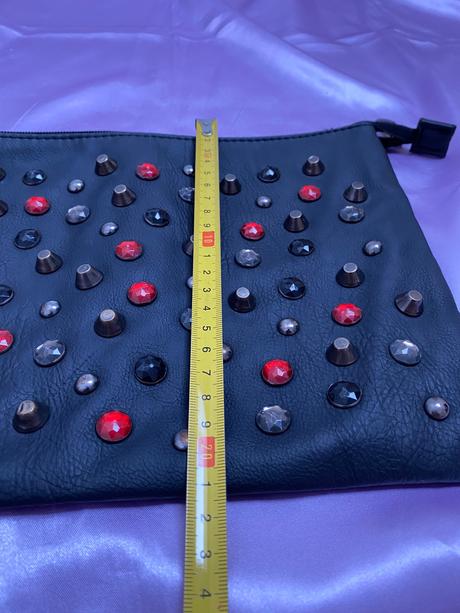 Vybíjaná kozmetická taška, 