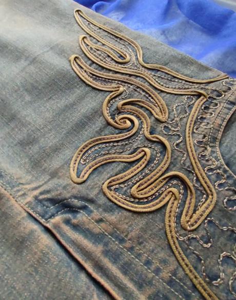 Hrdzavo-škoricové džínsy, 40