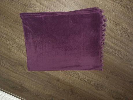 Deka fialová,