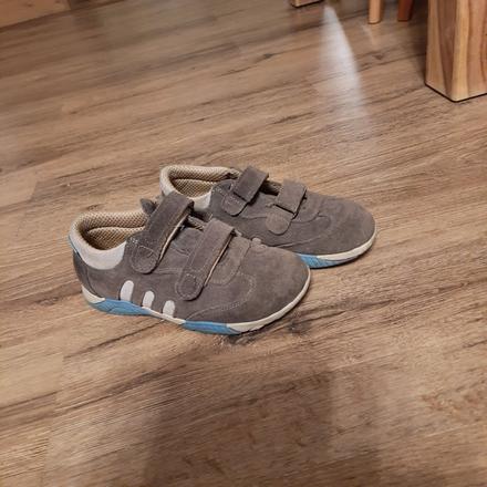 Celokožene tenisky, 34