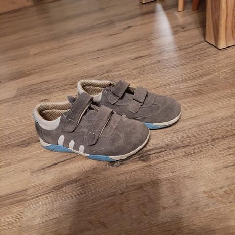 Celokožene tenisky, 34