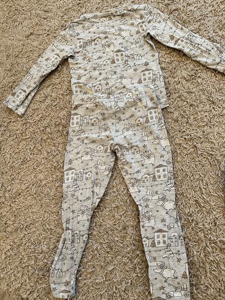 Pyžamo s macíkmi, reserved,110