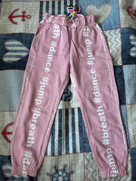 Teplakove nohavice, 134