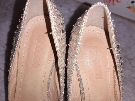 Kamienkové lodičky, 37