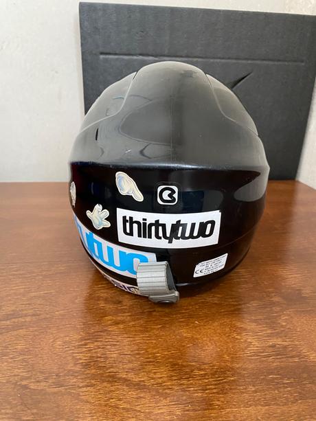 Lyžiarska prilba, s