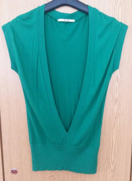 Dlhsi top / tricko / tunika - velky vystrih, bershka,s