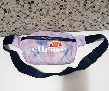 Ľadvinka ellesse, 