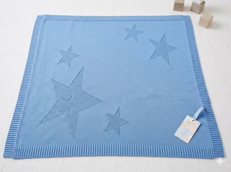Krásna modrá pletená deka s hviezdami, 