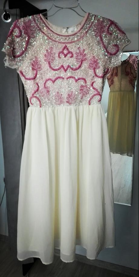 Nádherné šaty aj pre tehulky, 36 / s