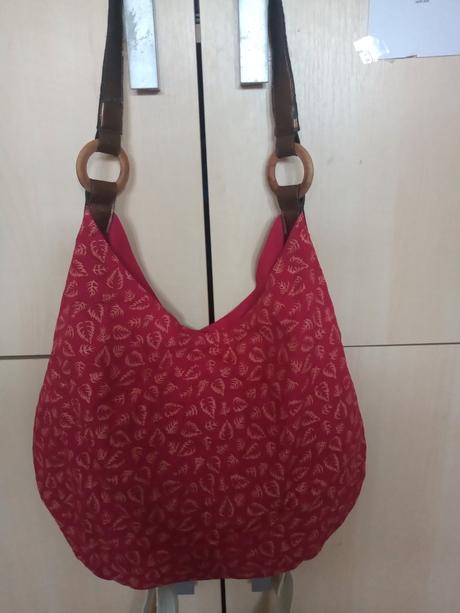 Nenosené letná taška a druhá ako darcek, bershka