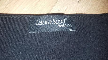 Priliehavé krátke šaty, 38