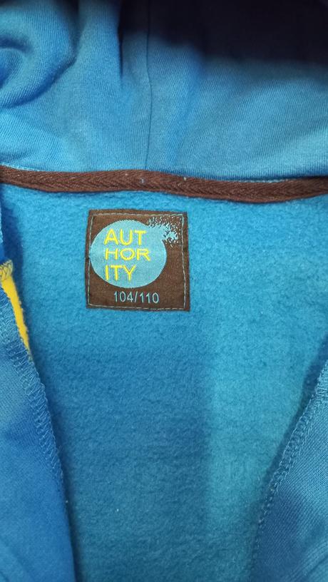 Mikina, authority,104