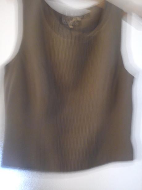 Nádherný trojdielny kostýmček, 38