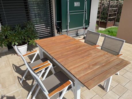 Záhradná súprava z teakového dreva, 