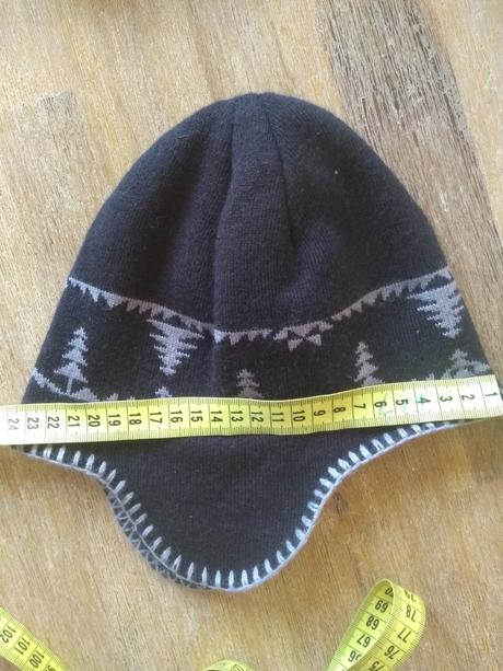 Vlnena ciapka usianka,