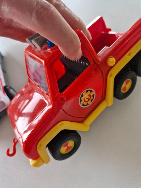 Autobus požiarnik sam, 