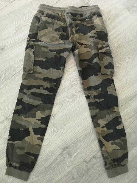 Kapsacove nohavice, 176