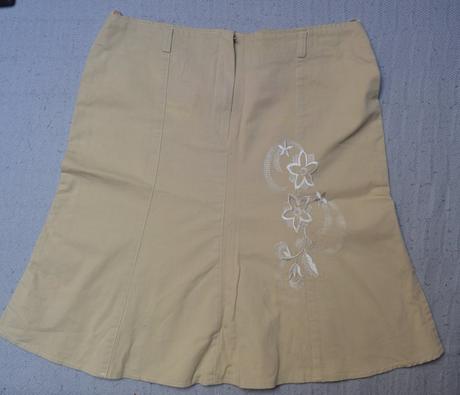 Krémová sukňa do zvonu, 44