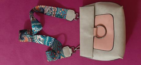 Crossbody, 