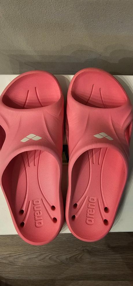 Šľapky arena 36, 36