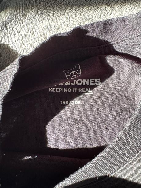 Tričko jack&jones v.č. 140, 140