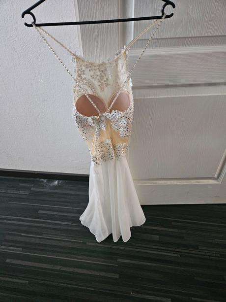 Biele spoločenské šaty, s