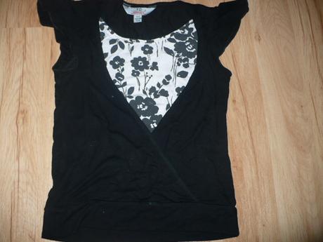 Tričko čierne s kvietočkami, 146
