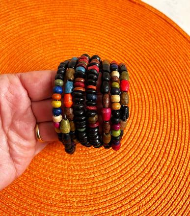 Etno drevený náramok, 