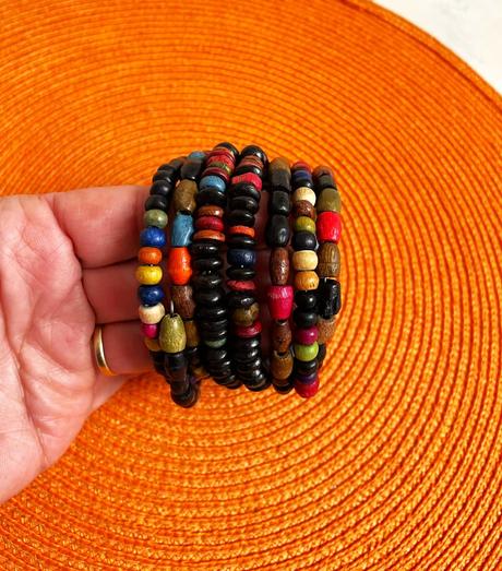 Etno drevený náramok, 