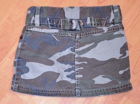 Znackova suknicka, benetton,116