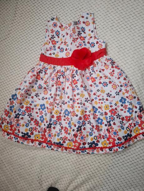 Šaty kvietkovane, tu,104