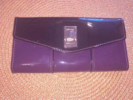 Dámska lakovaná peňaženka, 