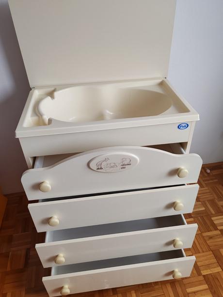 Prebaľovacia komoda s vaničkou, 