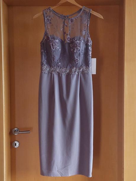 Spoločenské šaty, 36