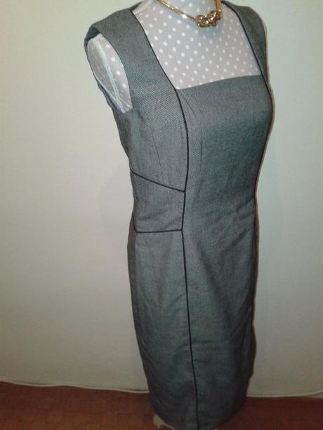 Púzdrové sivo čierne šaty dobenhams, 38