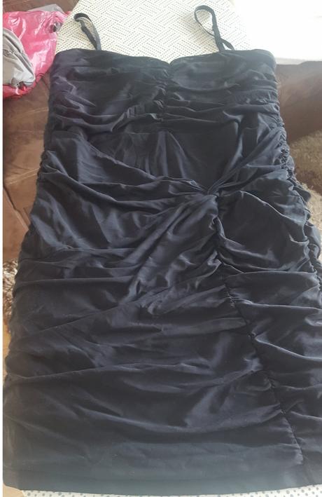 Spoločenské šaty  "malé čierne", quelle,44