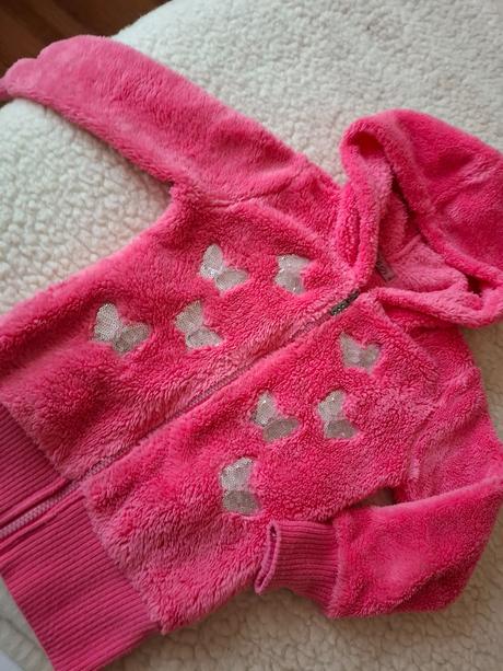 Krásna teplá bundička s motýlikami, 110