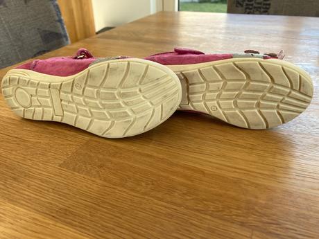 Kozene sandalky s kvietkom, 27