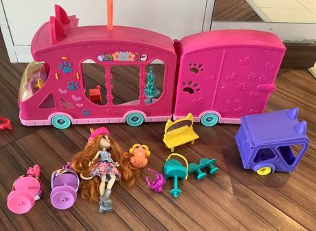 Enchantimals butik na kolesách, 