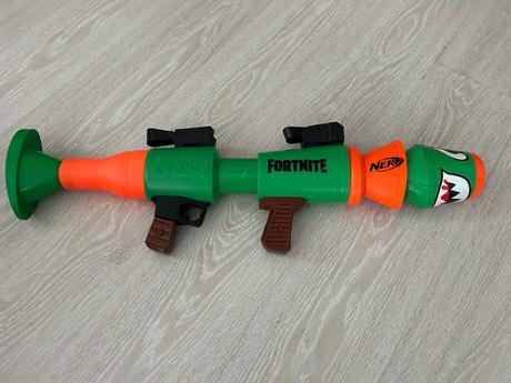Nerf fortnite raketomet,