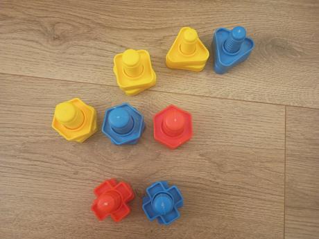 Hračka skrutky a matice, 