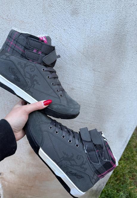 Tenisky, authority,37