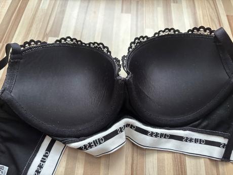 Podprsenka guess push up nenosená, guess,70b