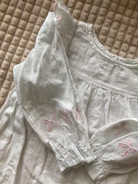 Blúzka s mašličkami, 98