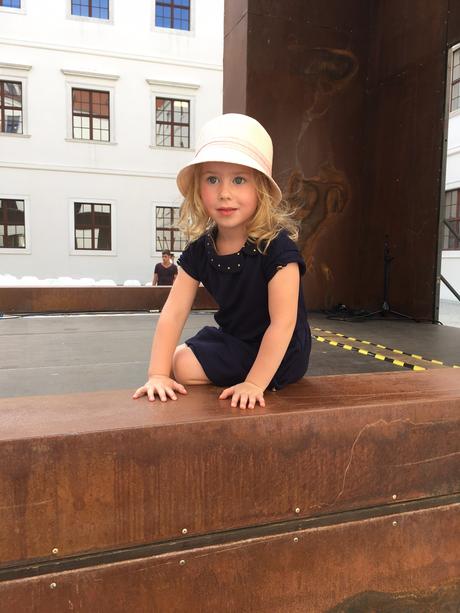 Tmavomodre saty mayoral, mayoral,104