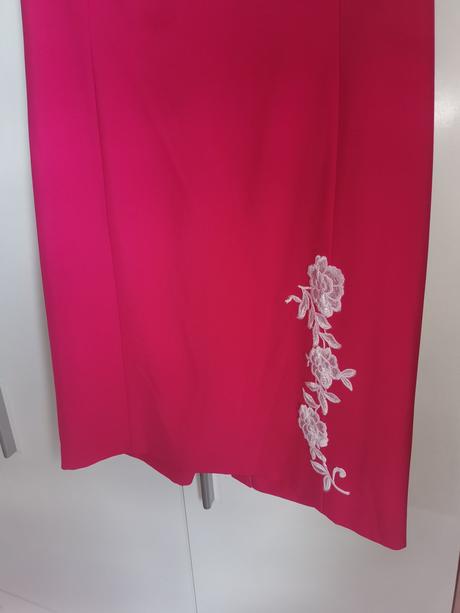 Cyklamenove šaty, 44