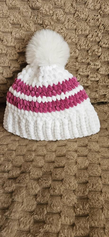 Predám handmade hačkované čiapky, deky, oblečenie, <50