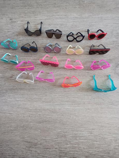 Bábika lol aj s oblečením a doplnkami, 