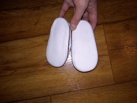 Krasne lienkove capacky vnut. 10,5cm ako nove, 19